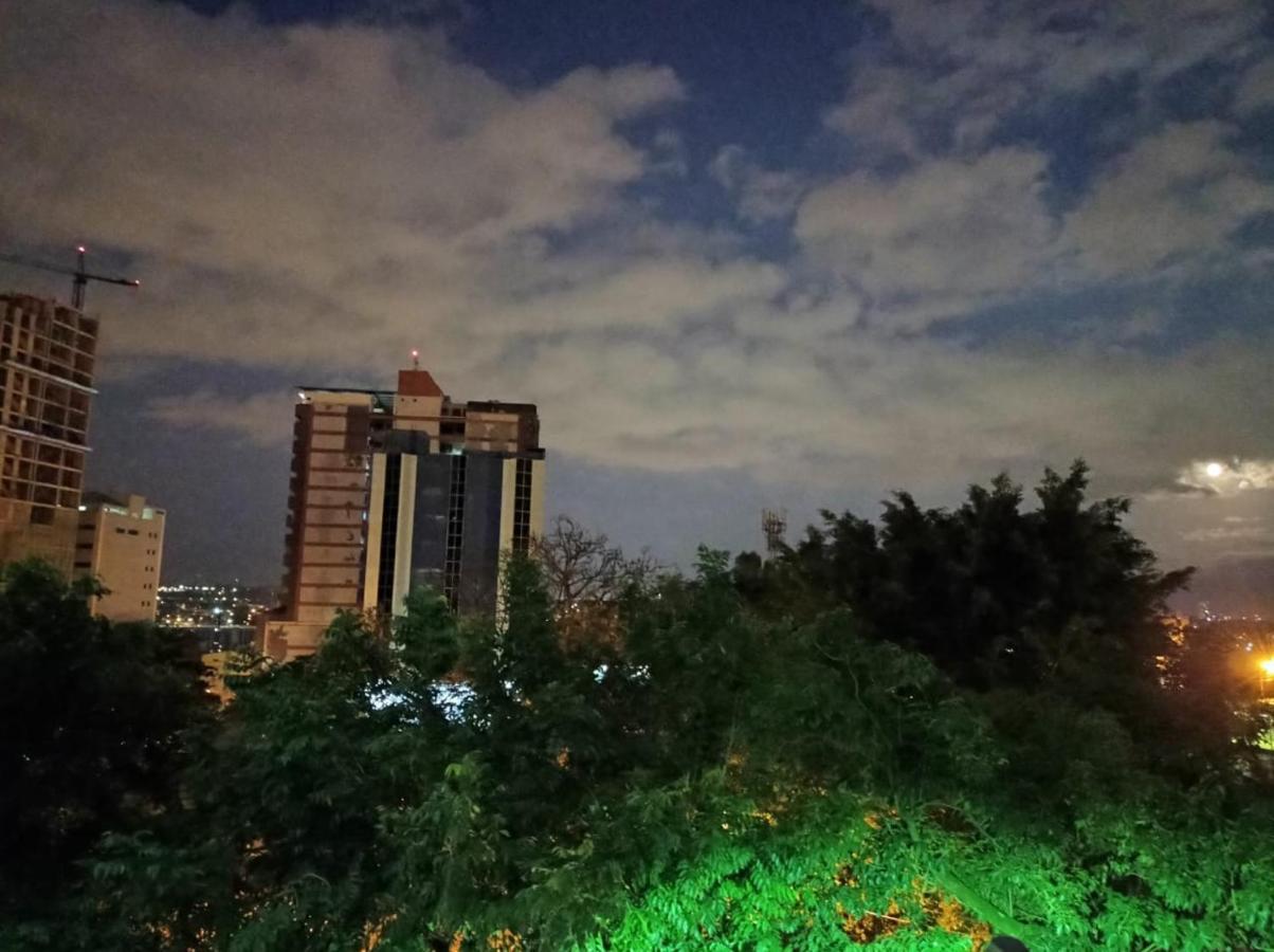 Amplio Y Comodo Apartamento Con Bella Vista En Pleno Centro Ciudad del Este Exterior photo